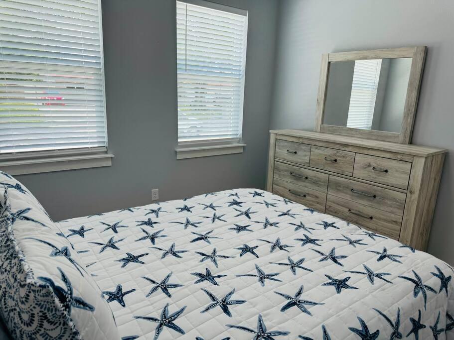 Brand New Tampa Oasis With Private Jacuzzi Retreat Villa Lutz Bagian luar foto