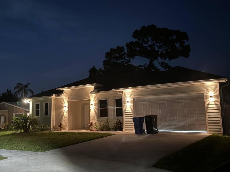 Brand New Tampa Oasis With Private Jacuzzi Retreat Villa Lutz Bagian luar foto