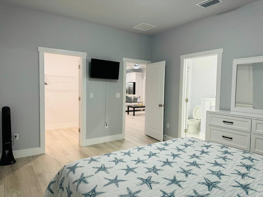 Brand New Tampa Oasis With Private Jacuzzi Retreat Villa Lutz Bagian luar foto