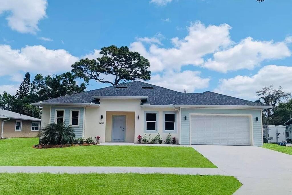 Brand New Tampa Oasis With Private Jacuzzi Retreat Villa Lutz Bagian luar foto